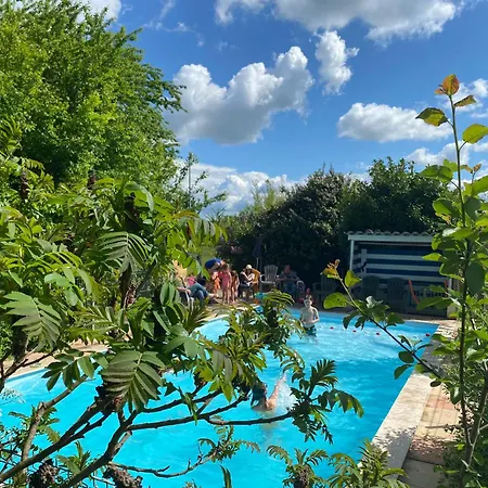 Les Escaliers De La Combe Guest house