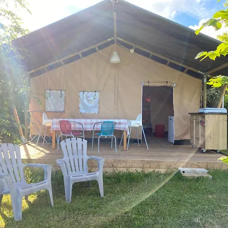 Les Escaliers De La Combe Guest house