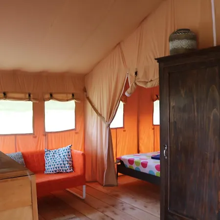 Les Escaliers De La Combe Guest house