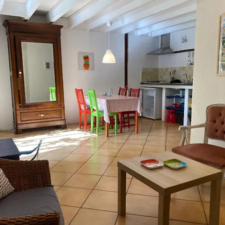 Les Escaliers De La Combe Guest house *